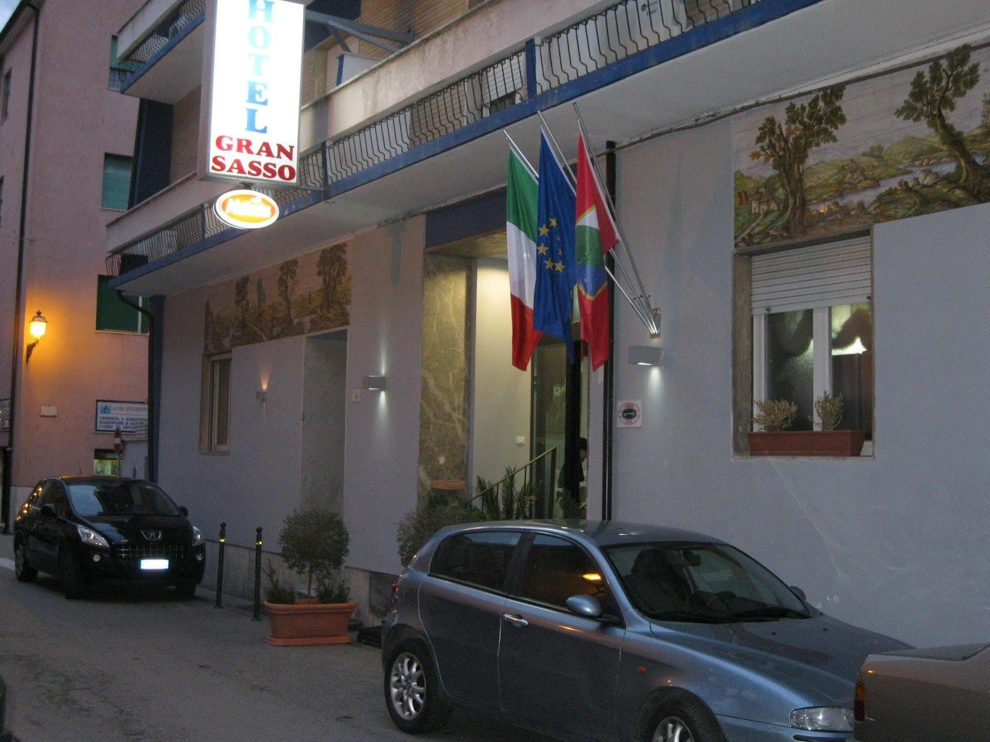 Hotel Gran Sasso & Spa Teramo Eksteriør billede